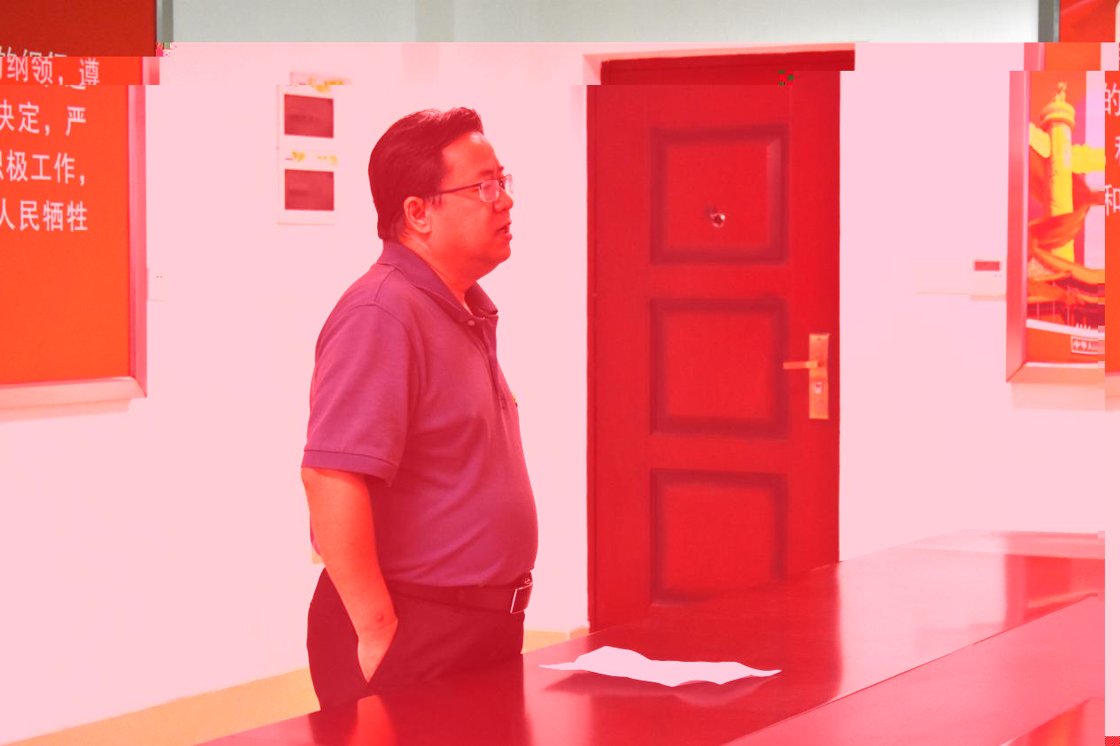 新預備黨員代表邵楠同學正在發言